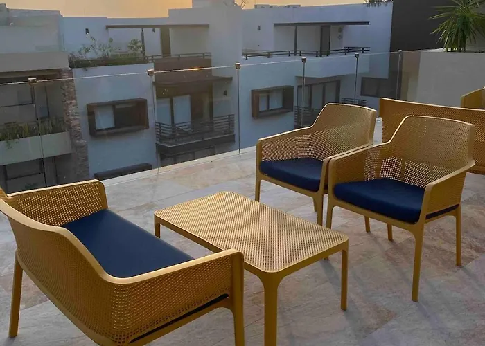 Luxury Rooftop,pool,gym,wifi,close To Apartamento