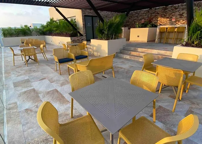 Luxury Rooftop,pool,gym,wifi,close To
