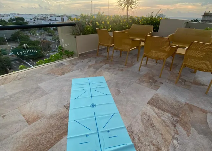 Luxury Rooftop,pool,gym,wifi,close To Apartamento